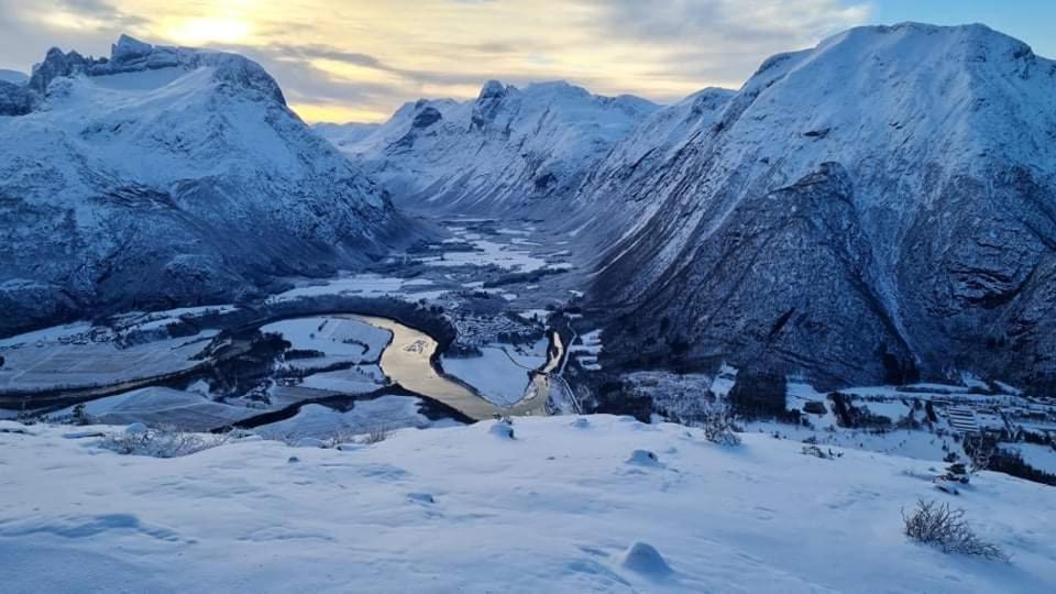 Apartment In The Heart Of Åndalsnes Exteriör bild