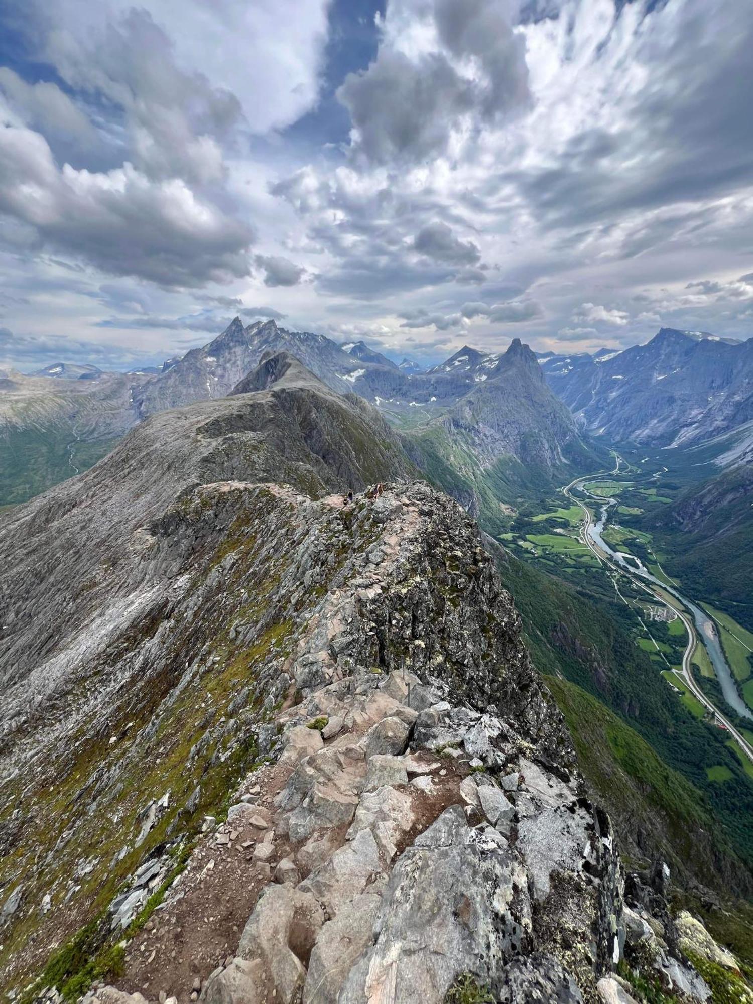 Apartment In The Heart Of Åndalsnes Exteriör bild